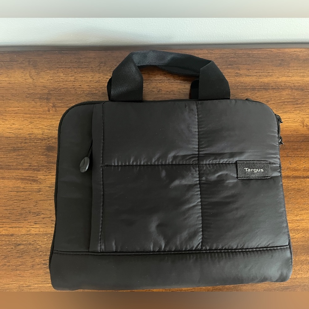 Targus Quilted Tablet Notebook Small Case Sleeve EUC